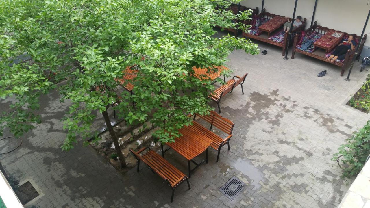 Gulnara Guesthouse Tasjkent Eksteriør bilde